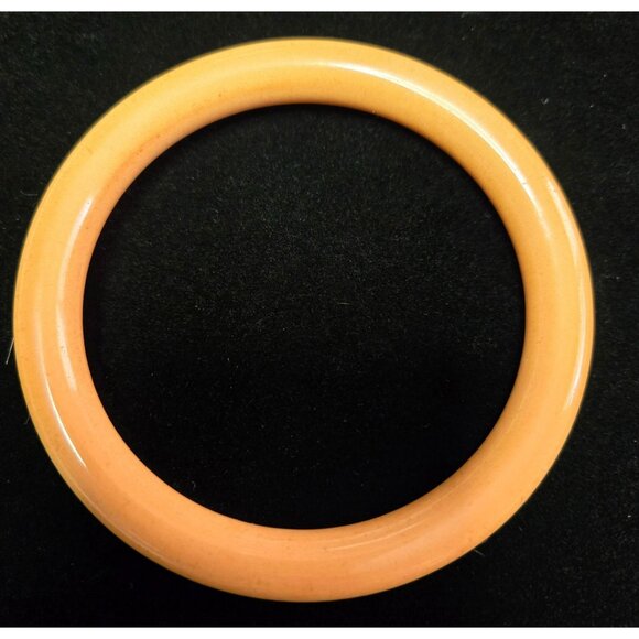 Vintage Tan Plastic Bangle Bracelet - Picture 4 of 4